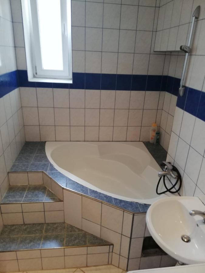 Beautiful, Spacious And Cheap Apartment Vienna Exterior photo